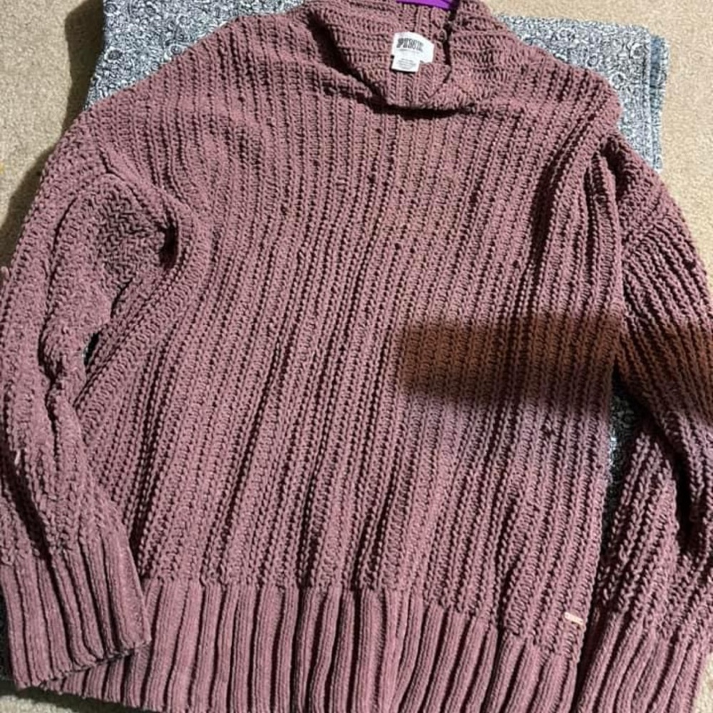 size medium Victoria secret comfy sweater!